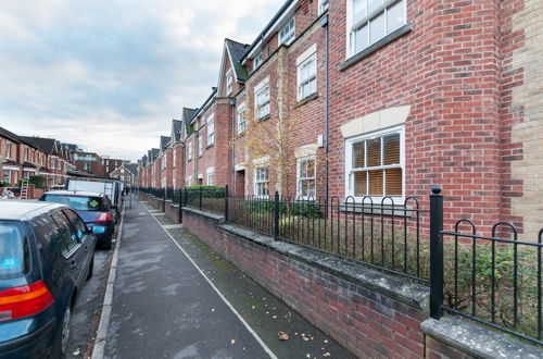 Photo 25 - Roomspace Apartments -Sandfield Court