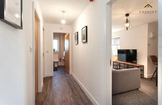 Photo 3 - Modern 3-Storey Apartment & Free Parking