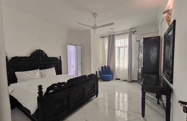 AYAA LUXURY APARTMENT 4TH FLOOR - Photo 2