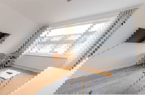 Foto 26 - Spacious 4BD Home, Near Excel London!
