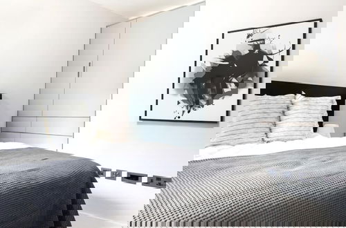 Photo 3 - Sophisticated 2 Bedrooms by Spitafields