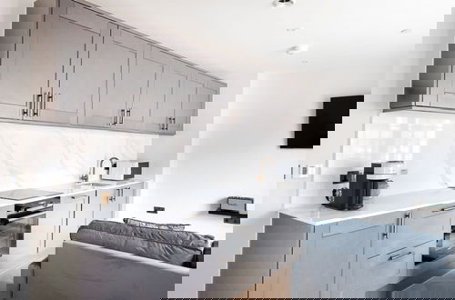 Photo 6 - Sophisticated 2 Bedrooms by Spitafields