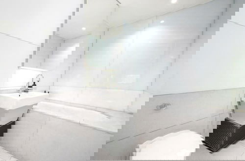 Photo 9 - Sophisticated 2 Bedrooms by Spitafields