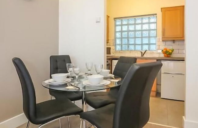 IFSC Townhouse Apartments - Photo 24