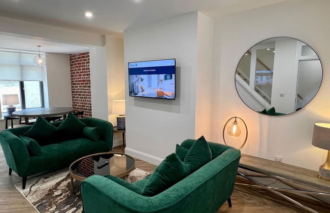 IFSC Townhouse Apartments - Photo 49