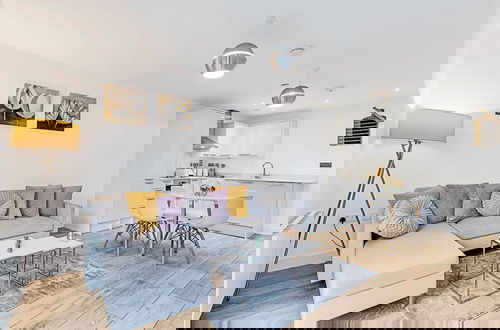 Foto 18 - Newly Furnished and Bright Home