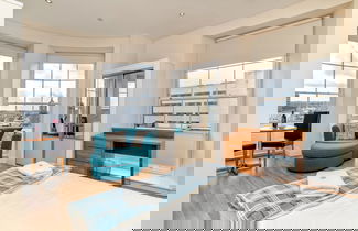 Photo 3 - Victoria Court Suites