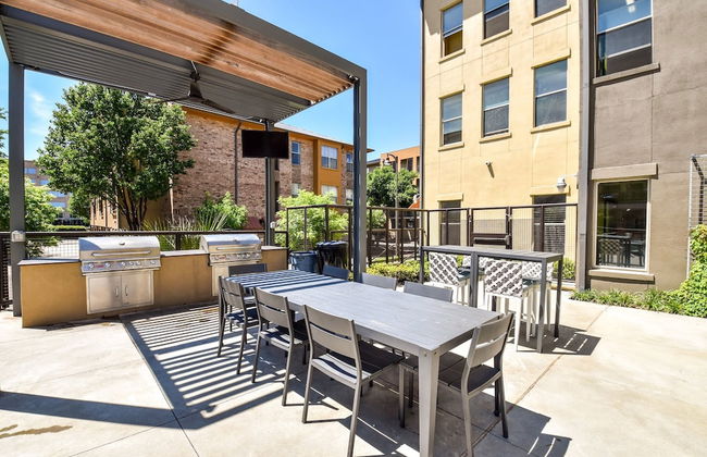 Plano Urban 2BD 2BA Apartment - Photo 21