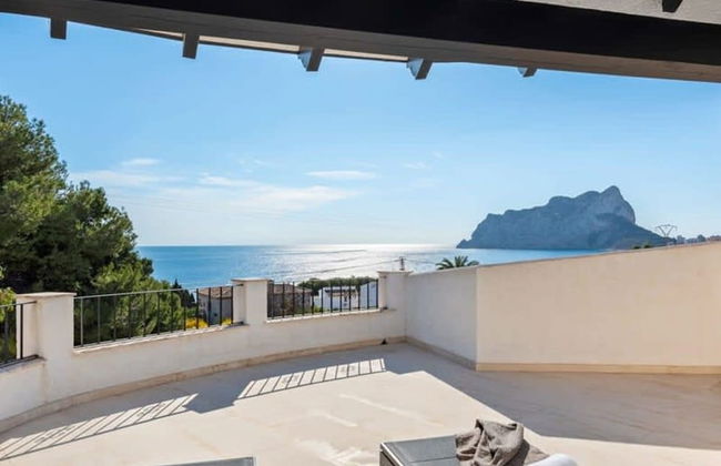 Relax in Luxury at This Stunning Seaside Villa - Foto 47