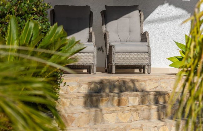 Relax in Luxury at This Stunning Seaside Villa - Foto 52