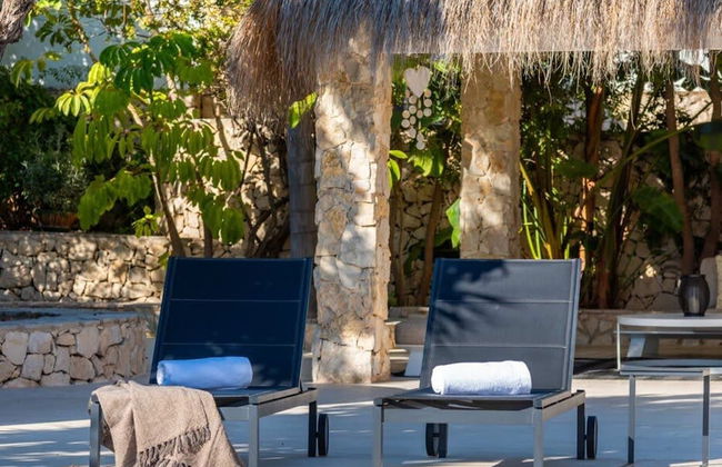 Relax in Luxury at This Stunning Seaside Villa - Foto 48