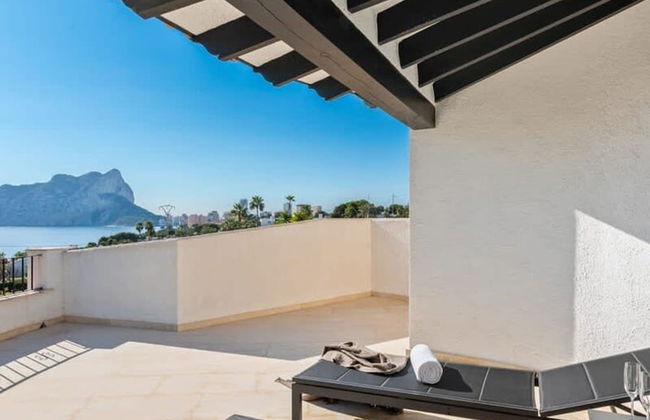 Relax in Luxury at This Stunning Seaside Villa - Foto 7