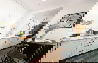 Photo 2 - Host Stay Sussex Place
