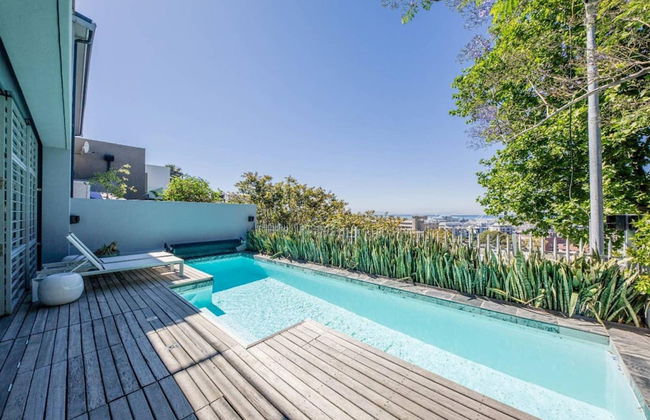 Spacious Holiday Apartment With Pool in Trendy De Waterkant Loader Apartment - Photo 15