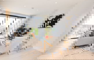 Foto 1 - The Brondesbury Hideaway - Stylish 3bdr Flat With Balcony + Parking
