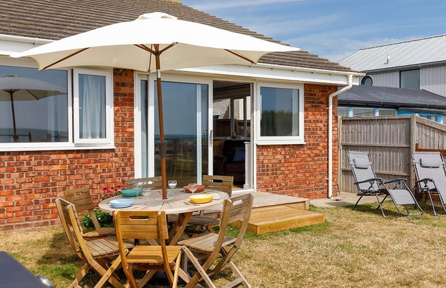 Sunny Seafront Chalet - Sleeps 6 - Foto 28
