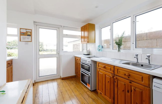 Sunny Seafront Chalet - Sleeps 6 - Foto 49