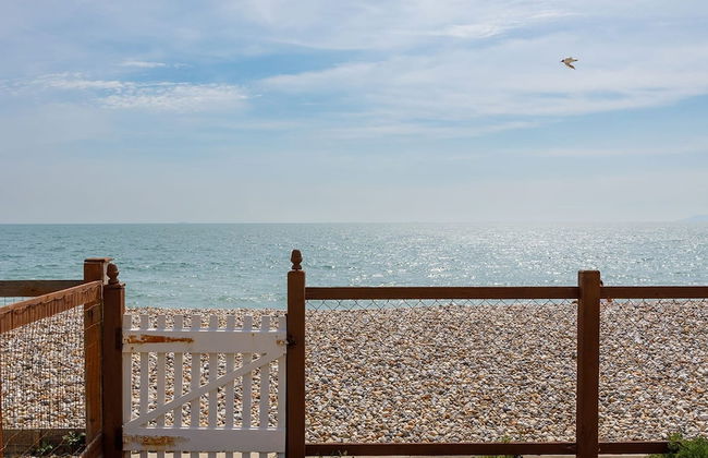 Sunny Seafront Chalet - Sleeps 6 - Foto 4