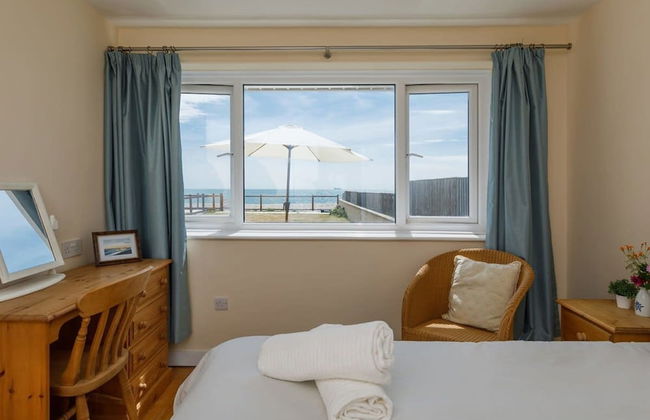 Sunny Seafront Chalet - Sleeps 6 - Foto 43