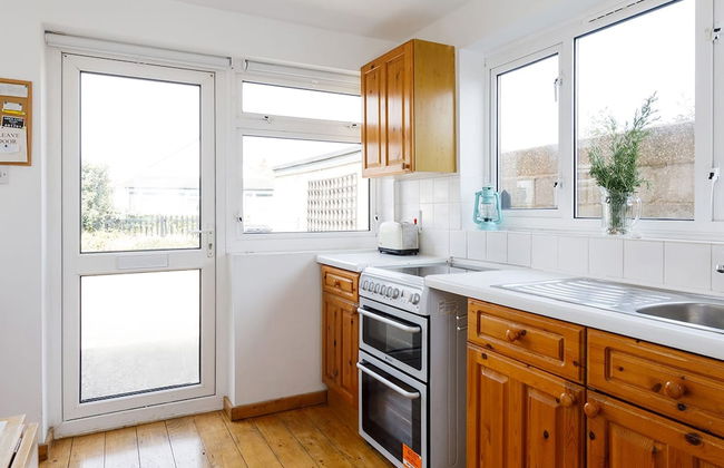 Sunny Seafront Chalet - Sleeps 6 - Foto 7