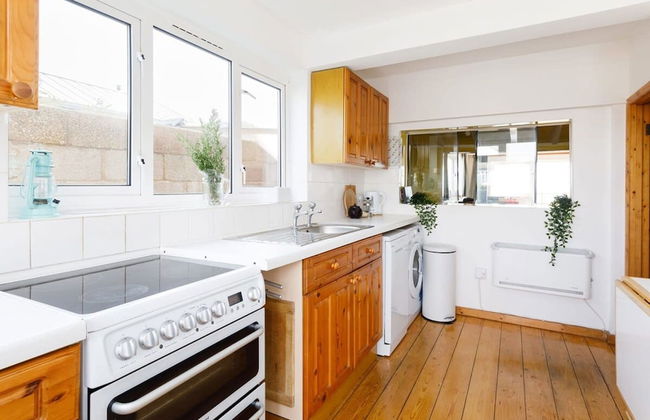 Sunny Seafront Chalet - Sleeps 6 - Foto 44