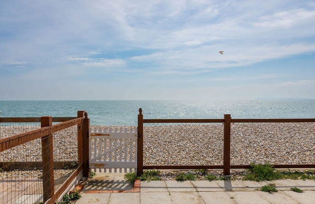 Sunny Seafront Chalet - Sleeps 6 - Foto 46