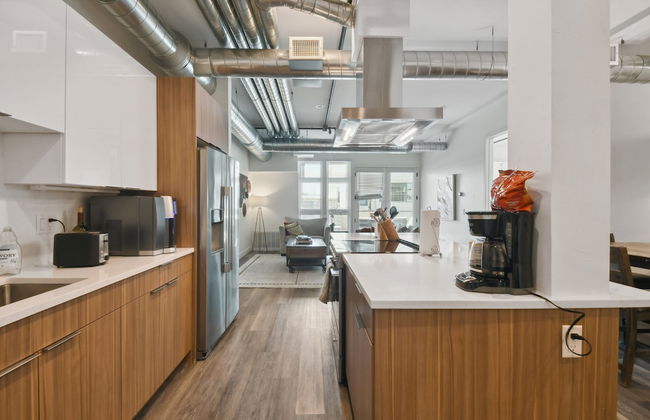 Brushed & Bold | RiNo Art Lofts - Foto 10