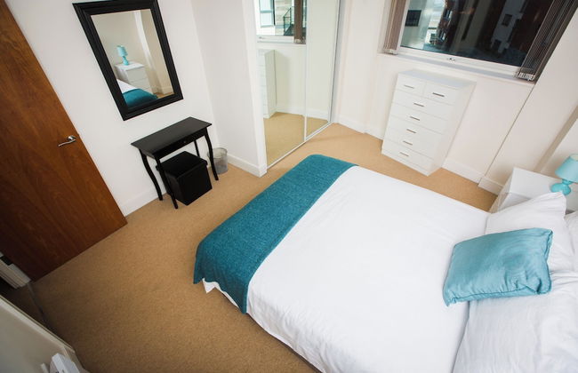 Meridian Tower Apartment - Foto 1