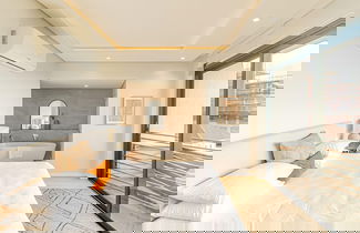 Foto 3 - Modern Sea Point Apartment w Rooftop Deck 9 on S