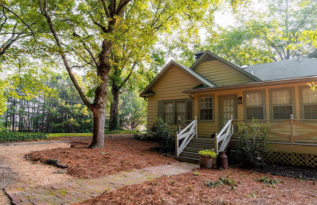 Beautiful Home in Historic Downtown Norcross - Photo 3