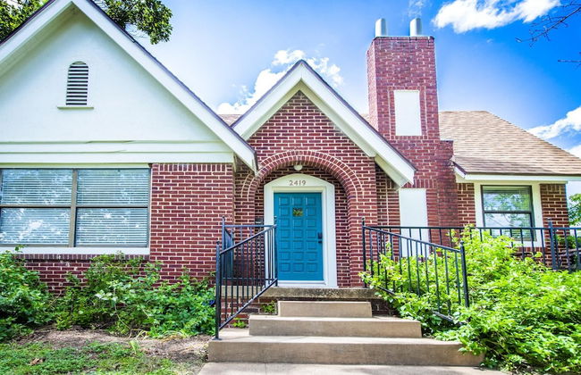 Newly Updated Cozy 1927 Uptown Tudor 4 min to Magnolia - Foto 36