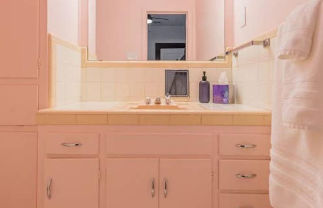 Newly Updated Cozy 1927 Uptown Tudor 4 min to Magnolia - Foto 18