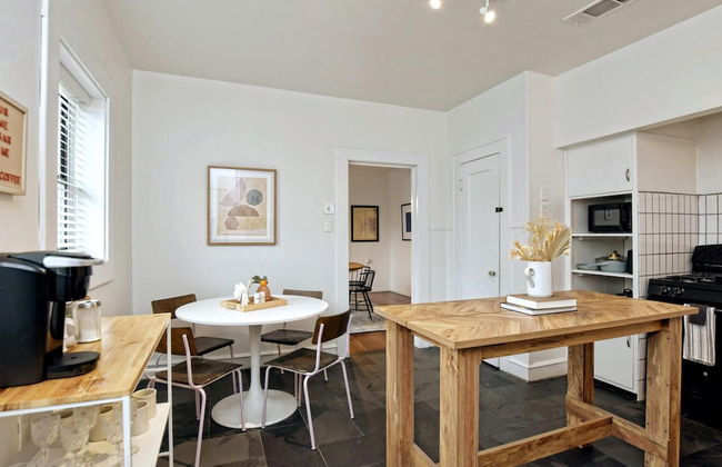 Newly Updated Cozy 1927 Uptown Tudor 4 min to Magnolia - Foto 31