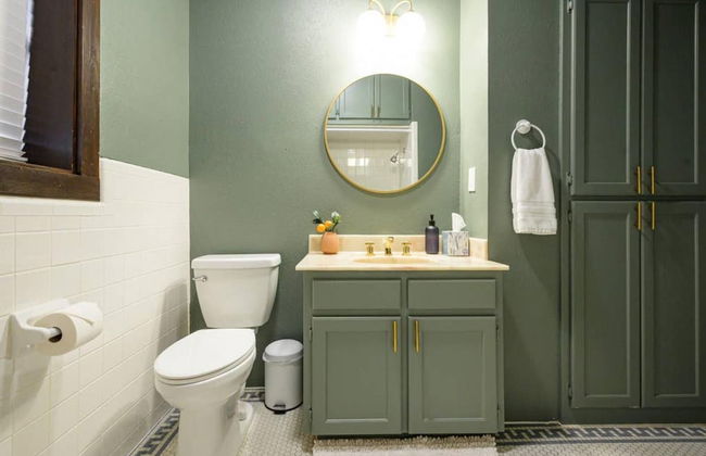 Newly Updated Cozy 1927 Uptown Tudor 4 min to Magnolia - Foto 21