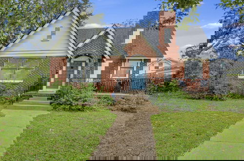 Foto 1 - Newly Updated Cozy 1927 Uptown Tudor 4 min to Magnolia