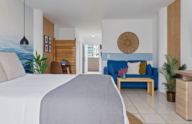Bayshore Bliss- Cozy Space Pool Views - Foto 11