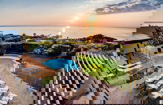 Photo 3 - Perfect Family Holiday Villa in Camps Bay Spindrift
