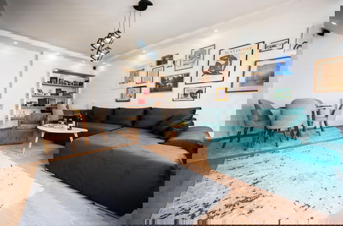 Foto 5 - Spacious and Bright 2bdr Apartment in the Old Town