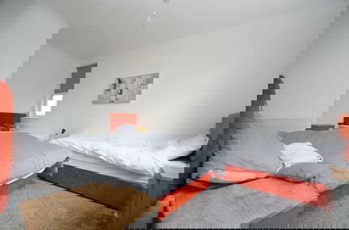 Foto 5 - Spacious Margate Apartment