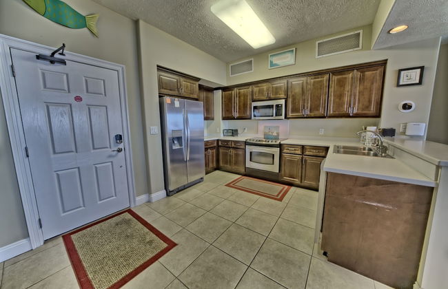 Wondrous Condo with Beach Access and Poolside Beach - Unit 2103 by RedAwning - Foto 12