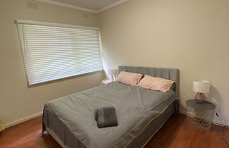 Photo 2 - Mitcham train station 2 bedrooms unit