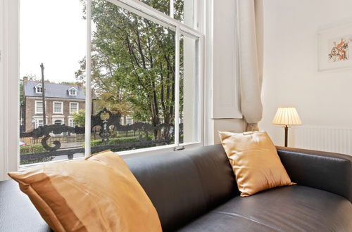 Photo 1 - Elegant 1 Bedroom Apartment in Brixton