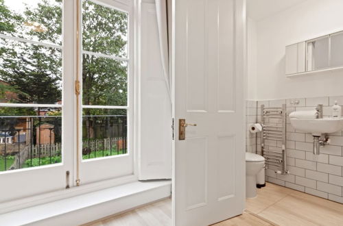 Photo 4 - Elegant 1 Bedroom Apartment in Brixton