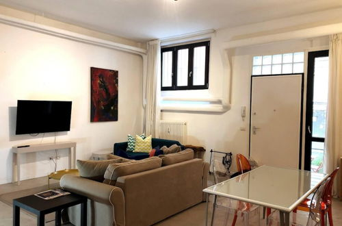 Foto 18 - Inviting 2-bed Apartment in Milano