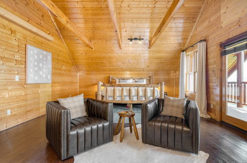 Photo 54 - Delmont by Avantstay Sleeps 20! Expansive Views in a Cabin Community