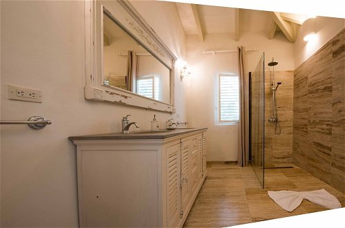 Photo 27 - 7 Bedrooms Luxury Colonial Villa Complete New 2017