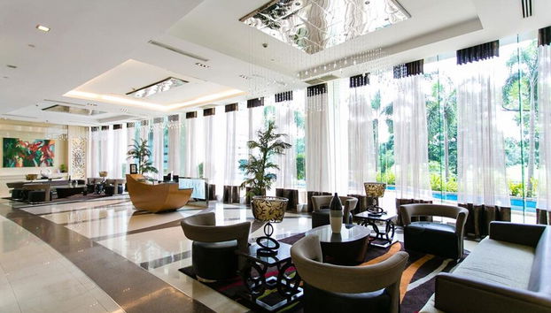 Coin salon dans le hall
