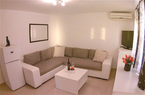 Foto 4 - Apartment Near Old Town Dubrovnik With Terrace and Beatuful View