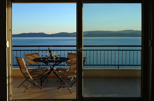 Foto 22 - Citybreak Apartman With Private Beach Near Split