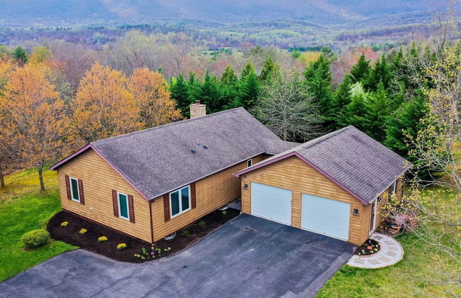 Cacapon Connected - Workplace Retreat - Foto 53